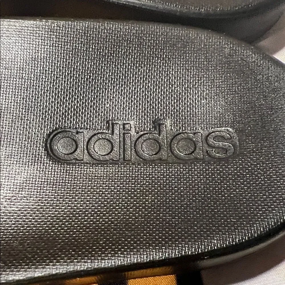 Mens Adidas Adilette Comfort Slides - Size 7